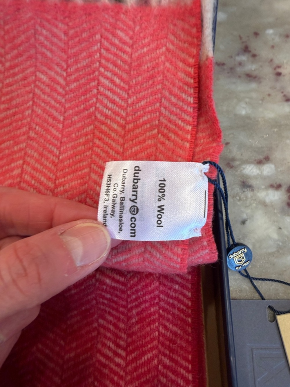 Dubarry of Ireland Coral to Red Ombre Wool Accent Throw with Cream Fringe - Picture 4 of 8